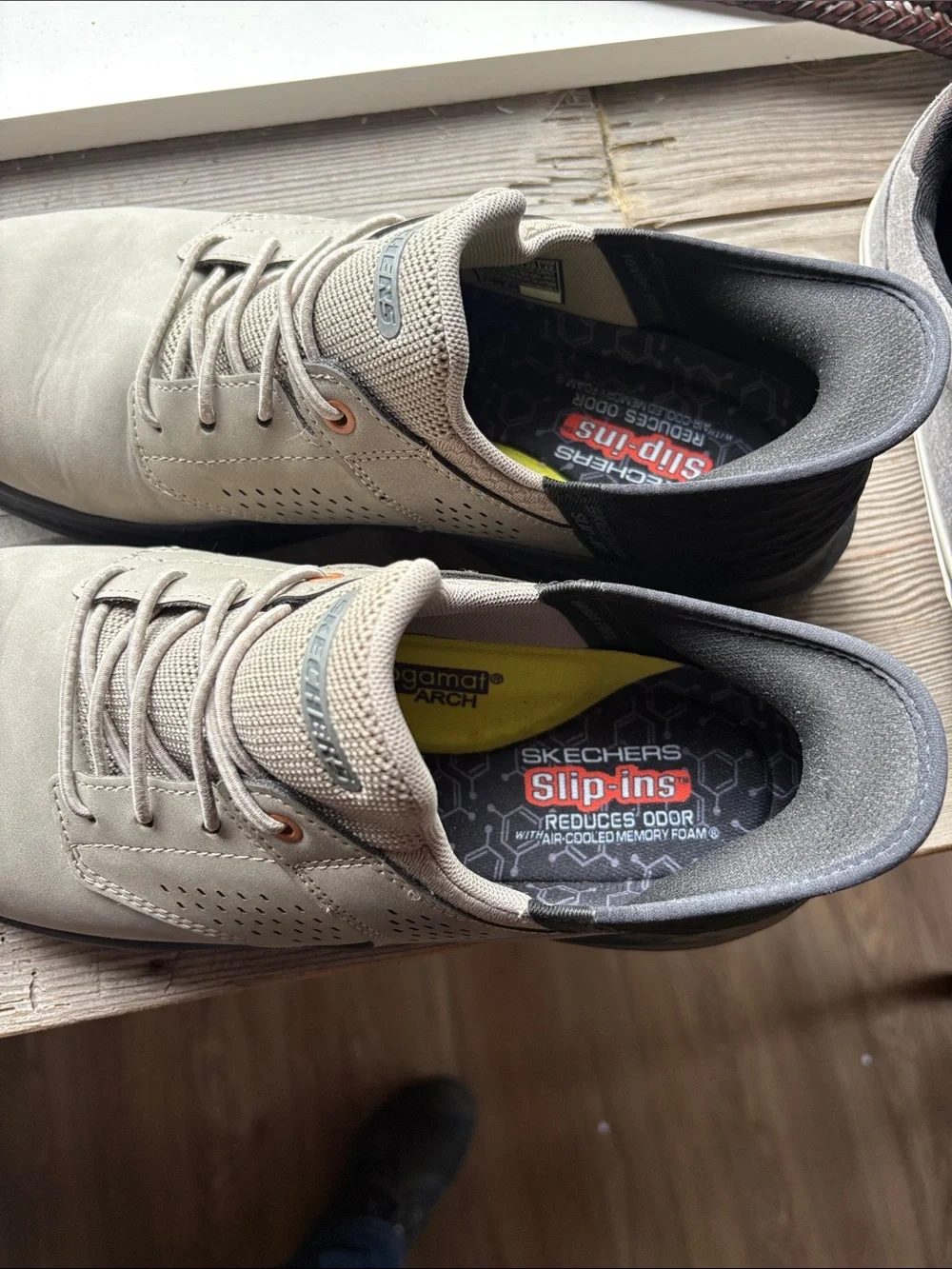 Skechers men’s casual